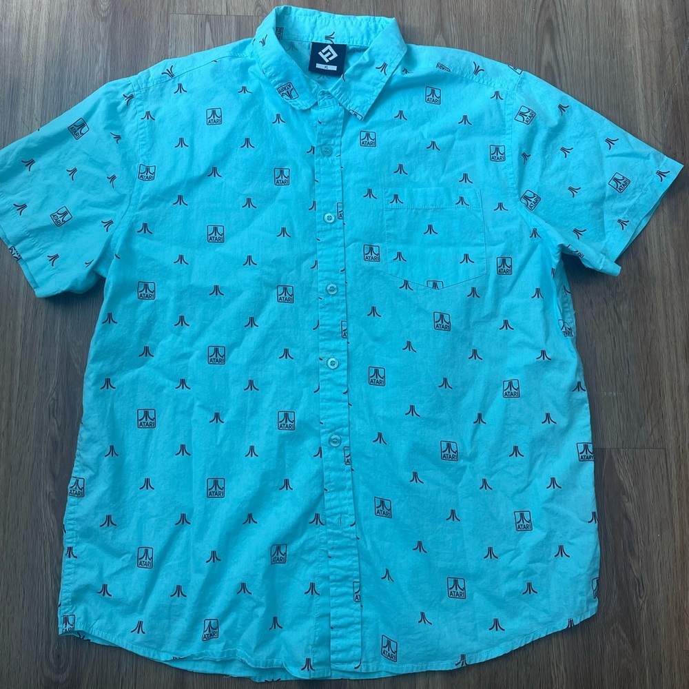 Men's Atari Gaming System Button Down Blue Shirt XL Short-Sleeve